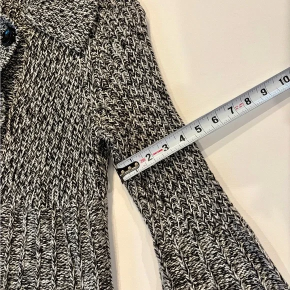 Ann Taylor Chunky Bell Sleeve Knit 98% Cotton Cardigan Black Gray White Stretchy - Picture 9 of 13
